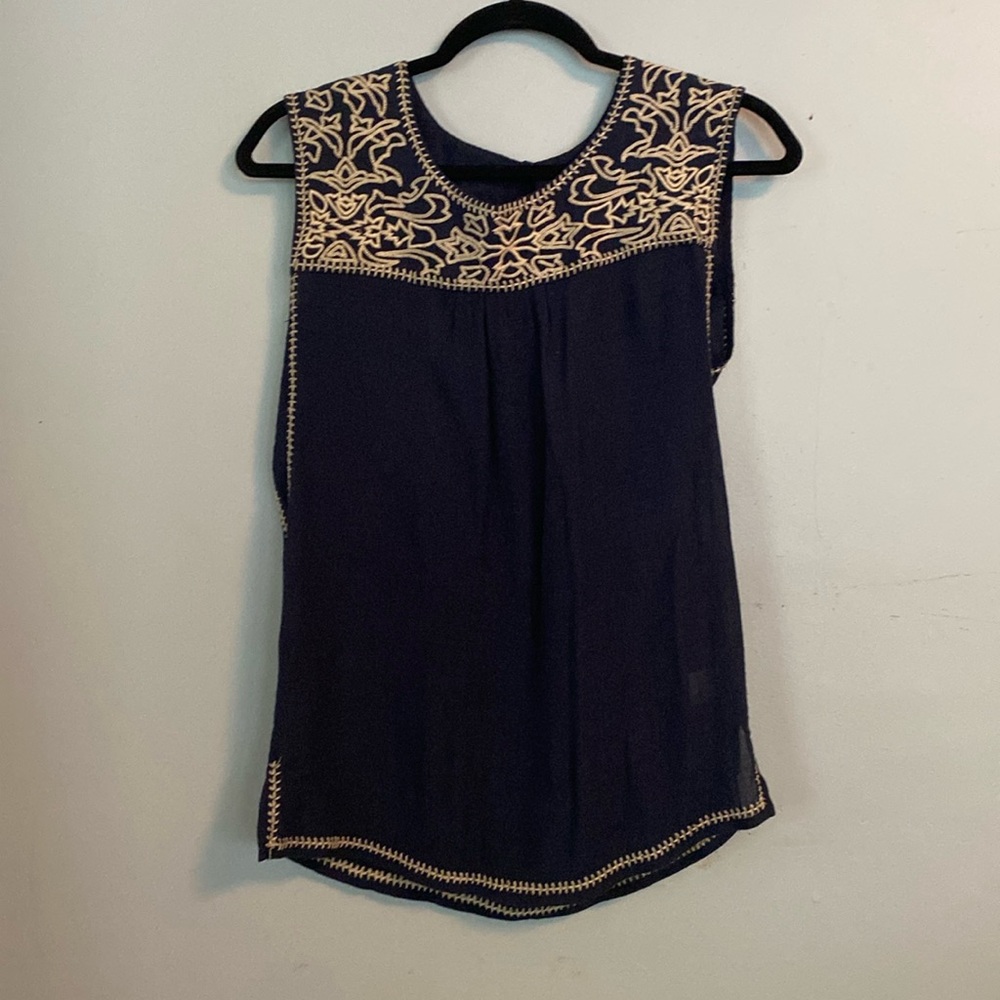 Navy blue and beige sleeveless shirt